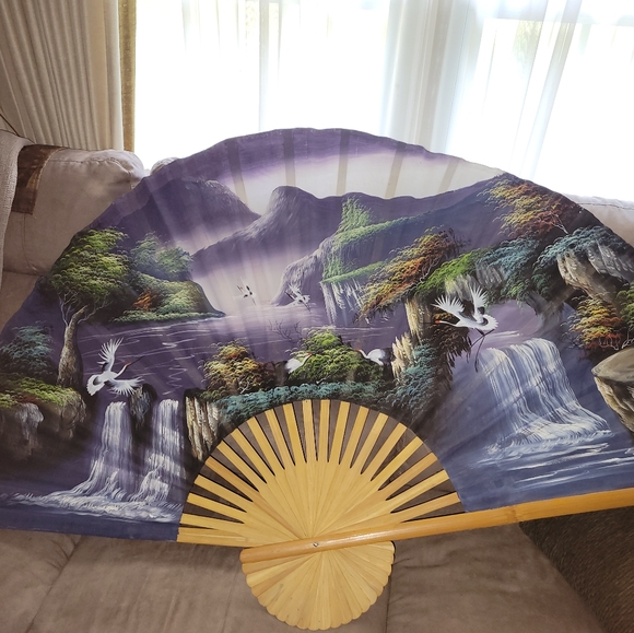 Vintage large hand painted Chinese bamboo fan. - Picture 2 of 6